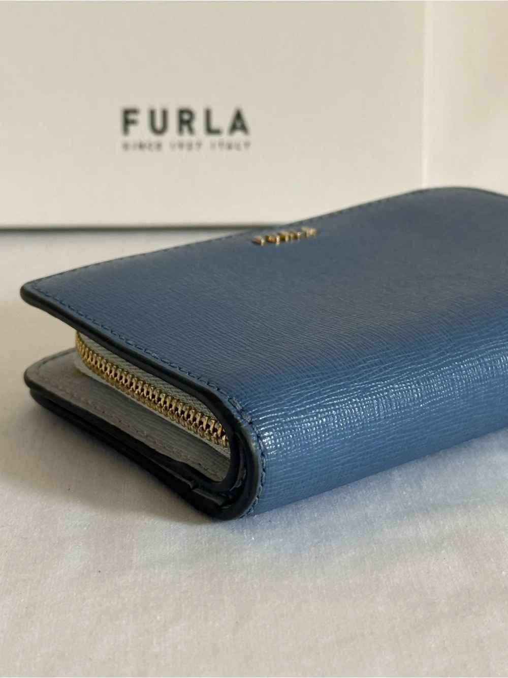 Furla Zip Around‎ Wallet Saffiano Leather Blue Bifold Card Case